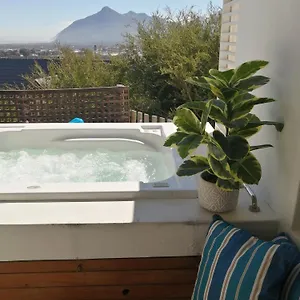 Apartment African Violet Guest, Noordhoek